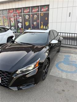 نيسان ألتيما